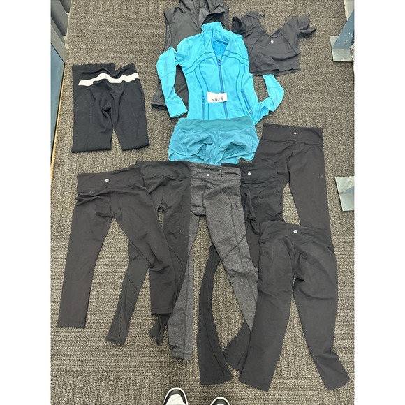 Lululemon Women's 32 Piece Mixed Lot. Sizes 4-12 Hoodies / Leggings /Shirts /bra - Picture 12 of 16